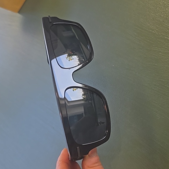 Fendi authentic sunglasses - Picture 6 of 10